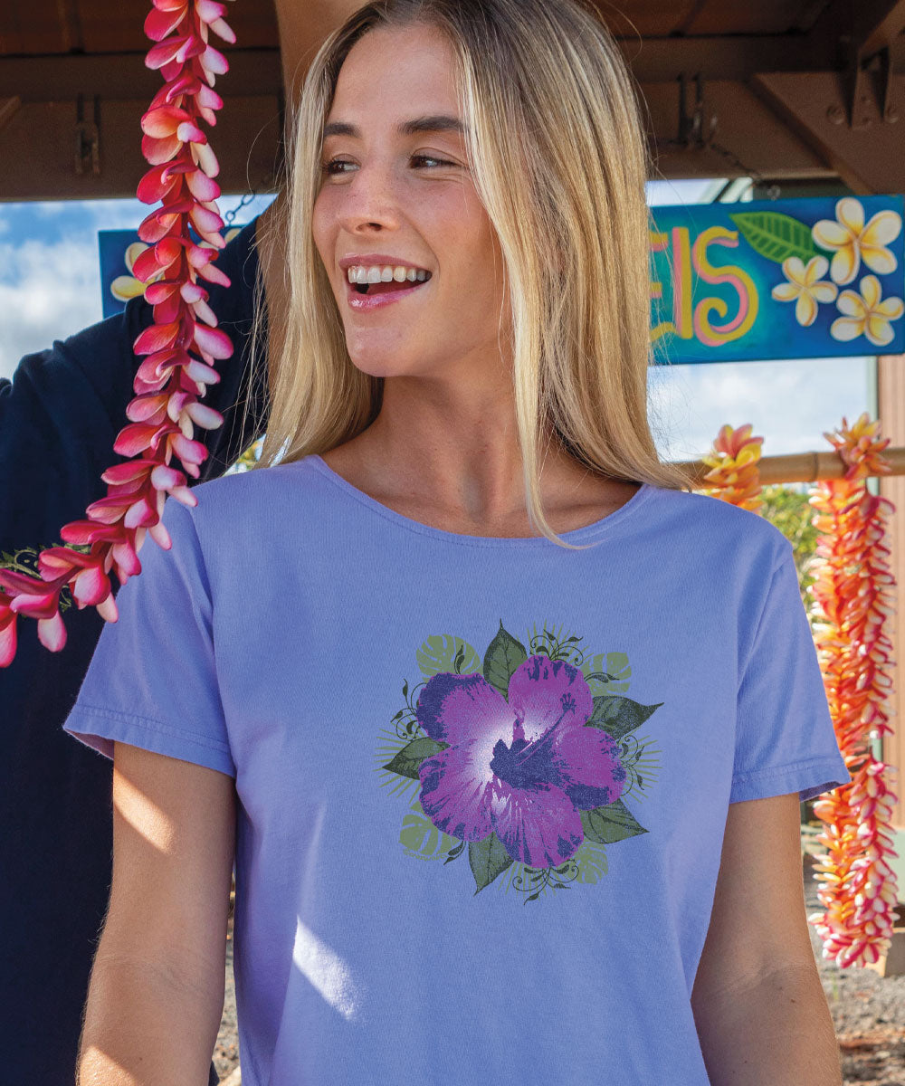 Solo Hibiscus T-Shirt | Women's Lavender Dyed Scoop Neck