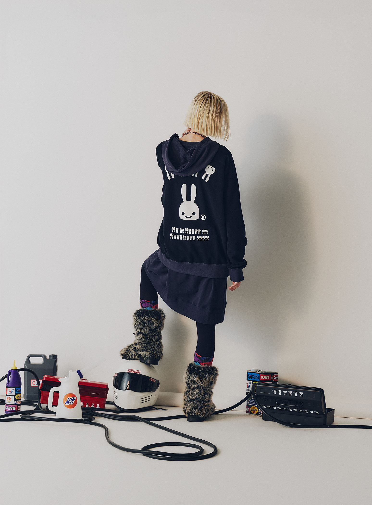 後付けパーカー｜ウサギがいる｜CUNE ONLINE STORE