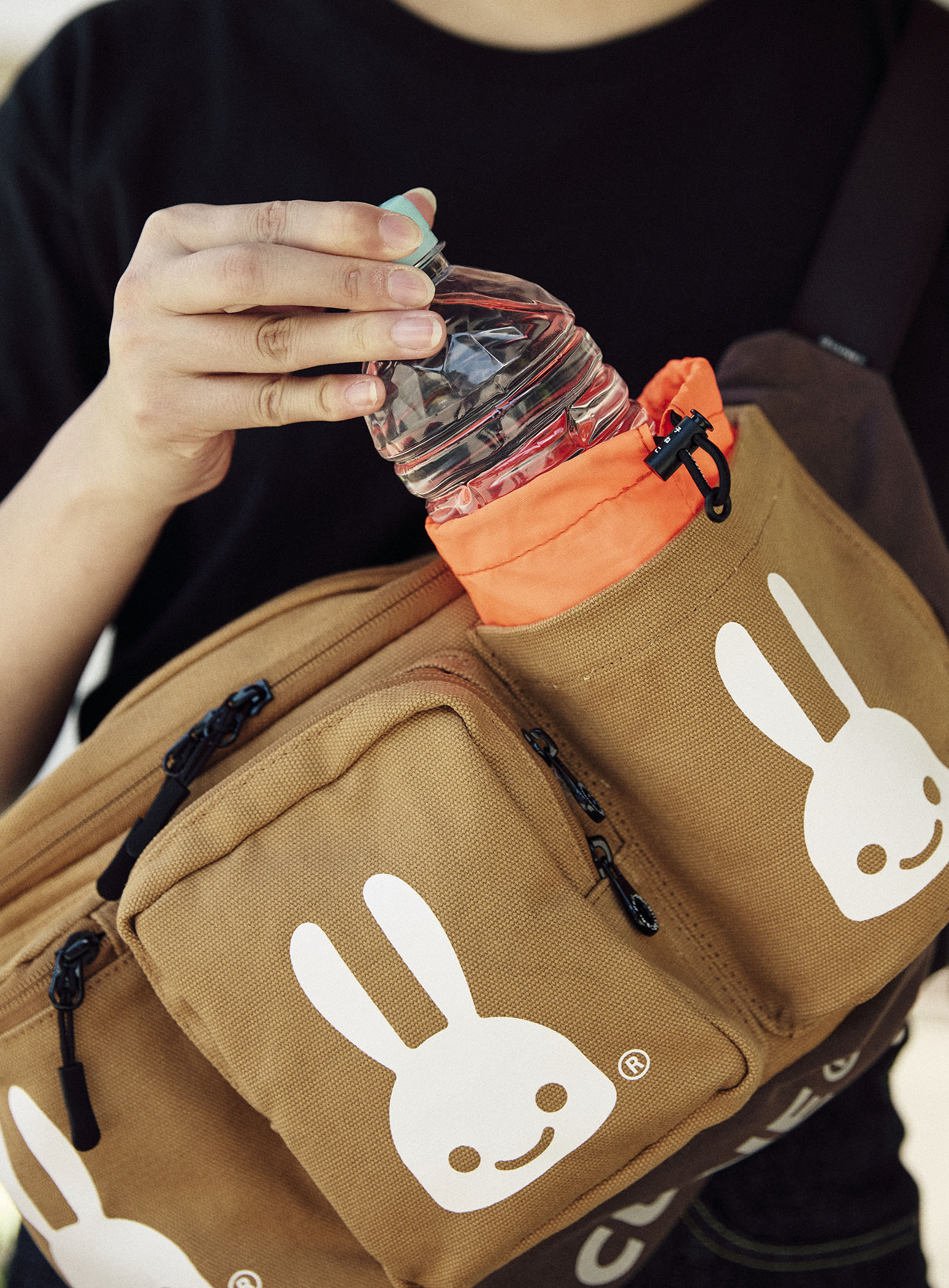 お散歩ボディバッグ｜ウサギがいる｜CUNE ONLINE STORE