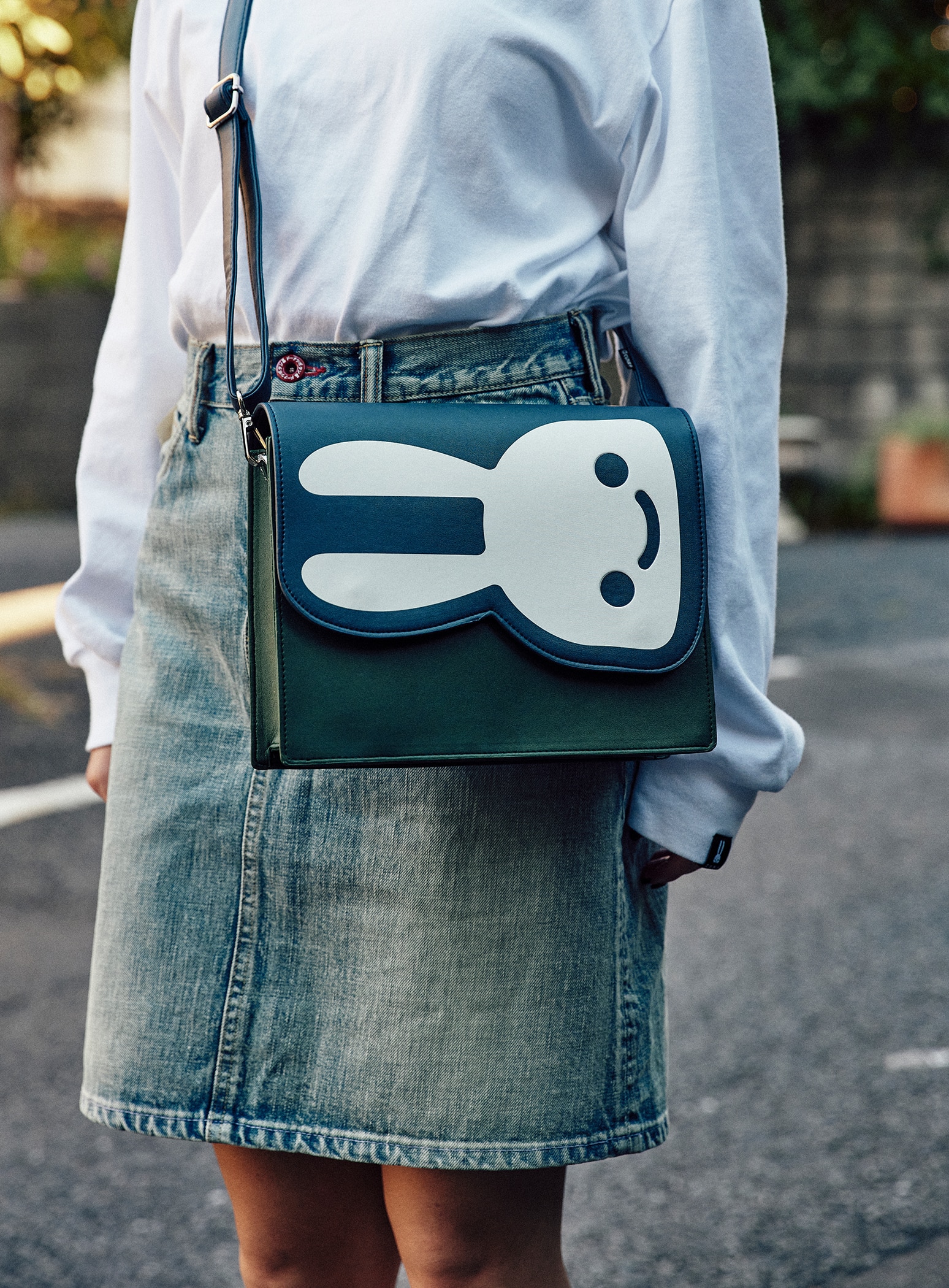 ウサギフラップショルダーバッグ｜ウサギがいる｜CUNE ONLINE STORE