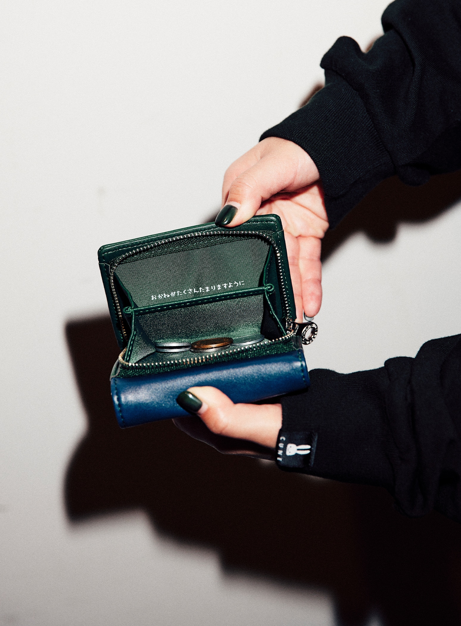 ウサギフラップウォレット｜ウサギがいる｜CUNE ONLINE STORE