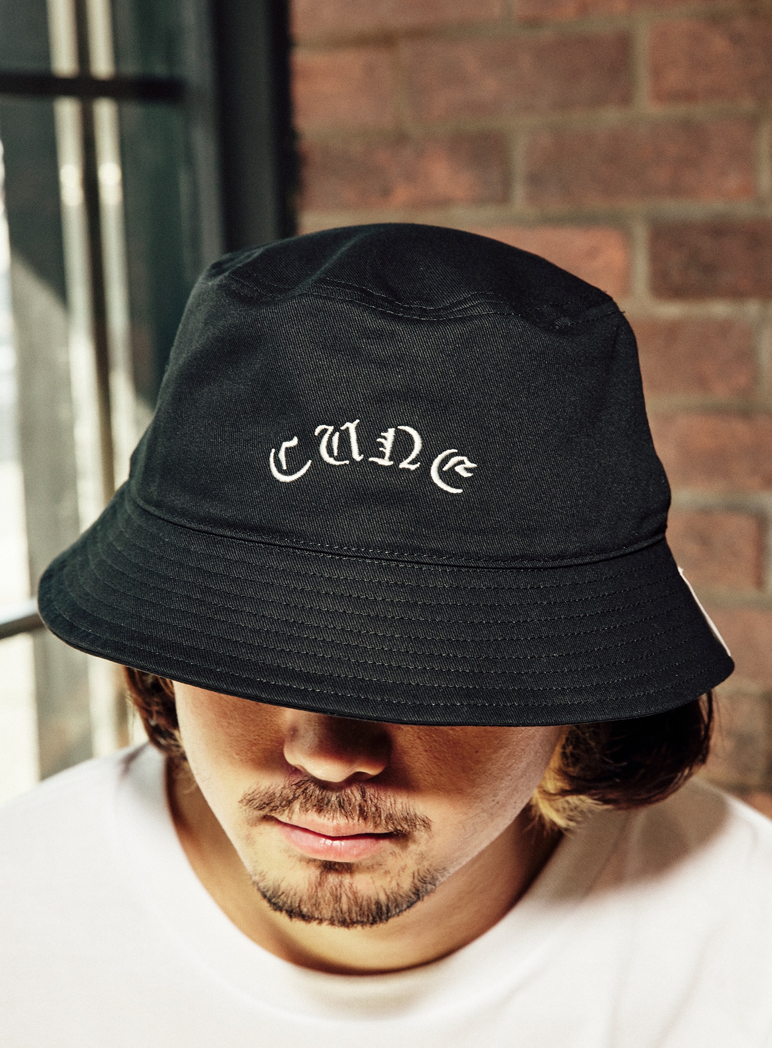 刺繍のバケットハット CUNE｜ウサギがいない｜CUNE ONLINE STORE