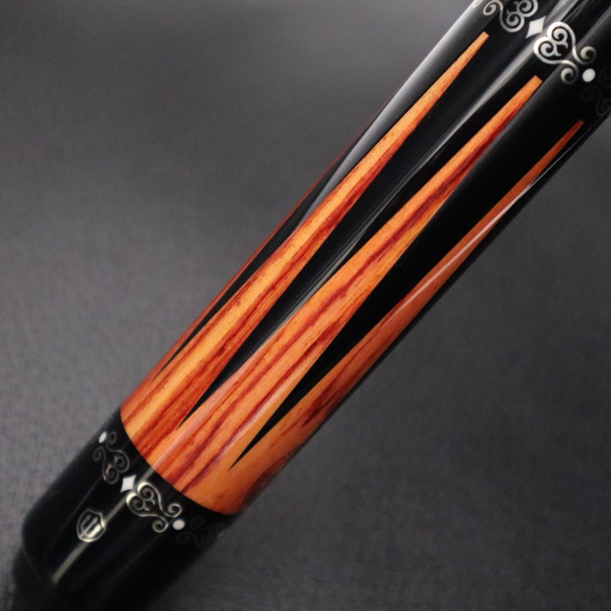 North Demon | カスタムキュー｜イリス