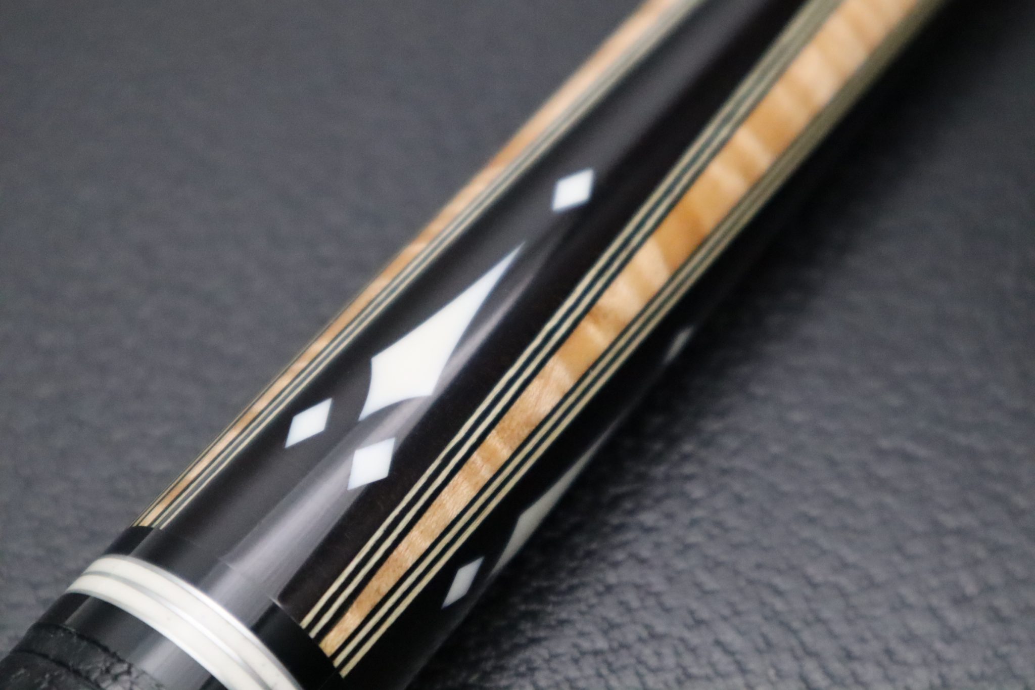 LAMBROS | カスタムキュー｜イリス