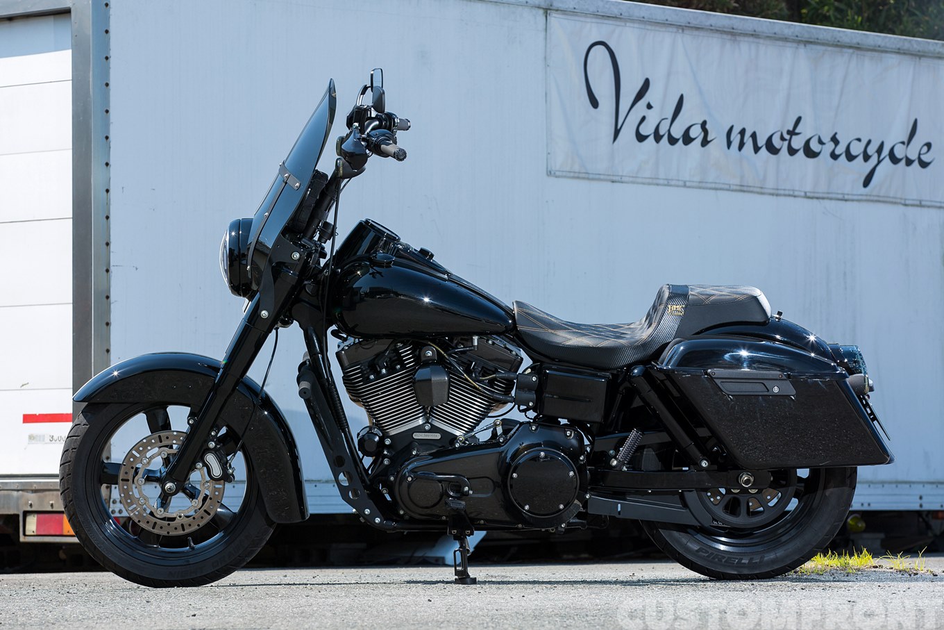 ハーレー スイッチバック FLDのクラブスタイルカスタム・ヴィダ