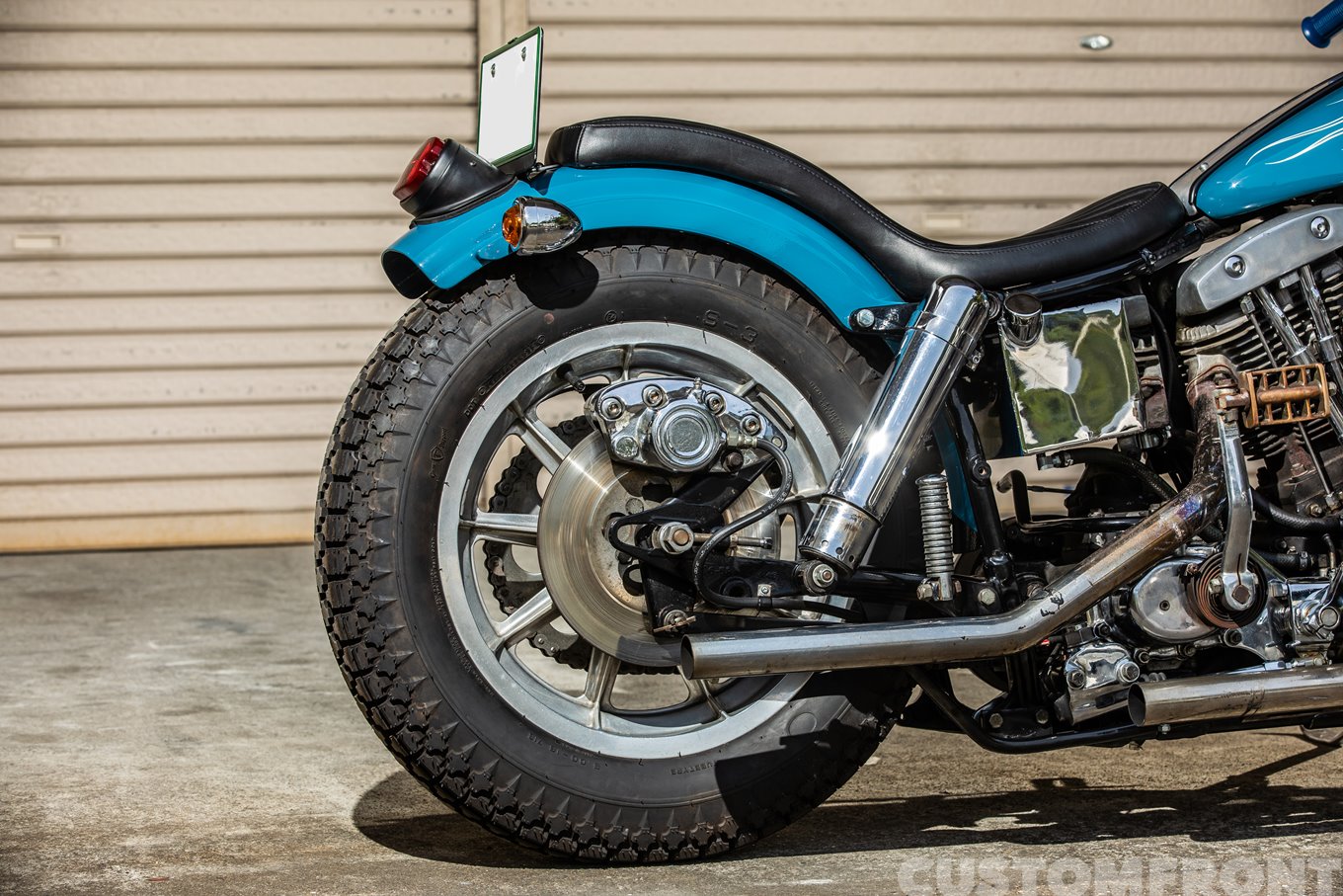 ハーレーのショベルヘッド4速フレームカスタム FXS 1980・デフィ