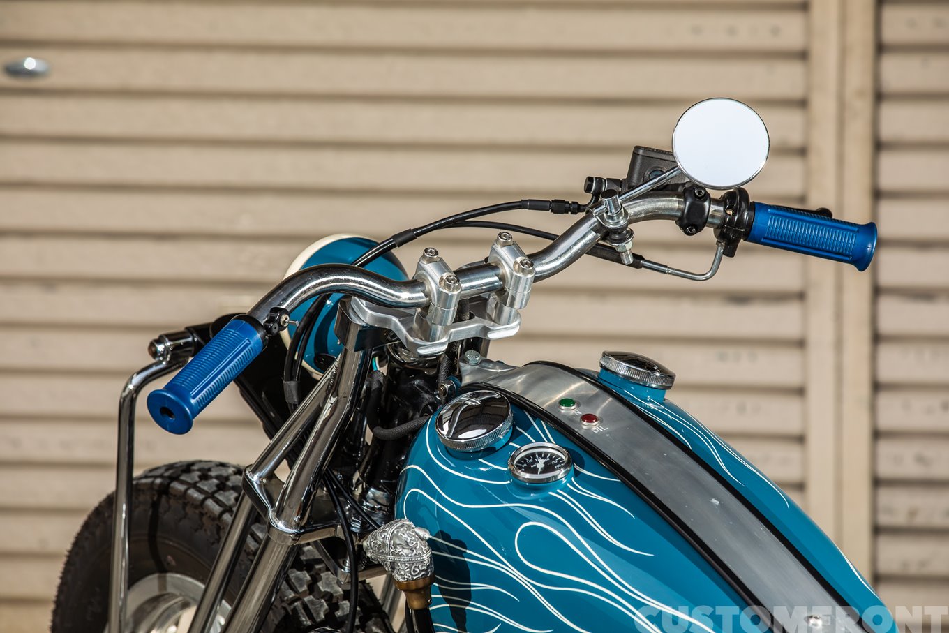 ハーレーのショベルヘッド4速フレームカスタム FXS 1980・デフィ