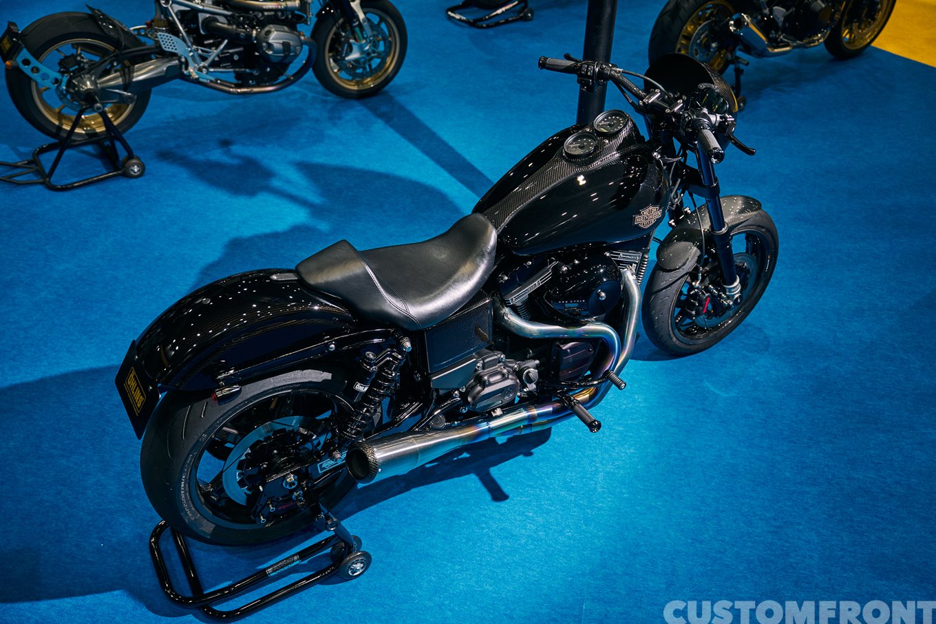 サニーサイドガレージのダイナローライダーS(FXDLS)の軽量レーシング