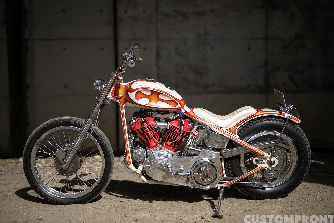 STANCE名古屋のハーレー ナックルヘッドチョッパーの1946年FL