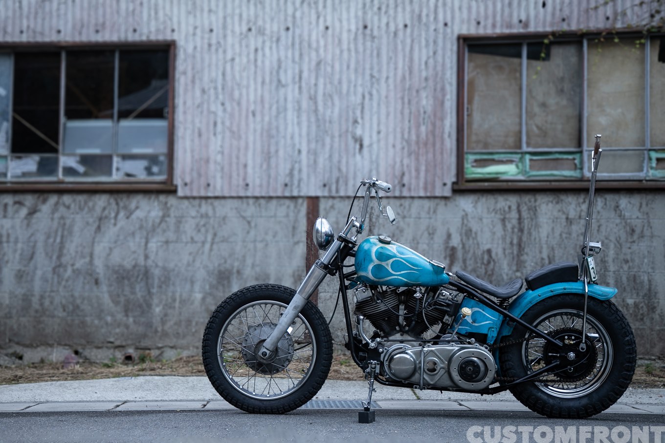 TINY OLD MANのハーレー ショベルヘッドボバー エイジングチョッパー