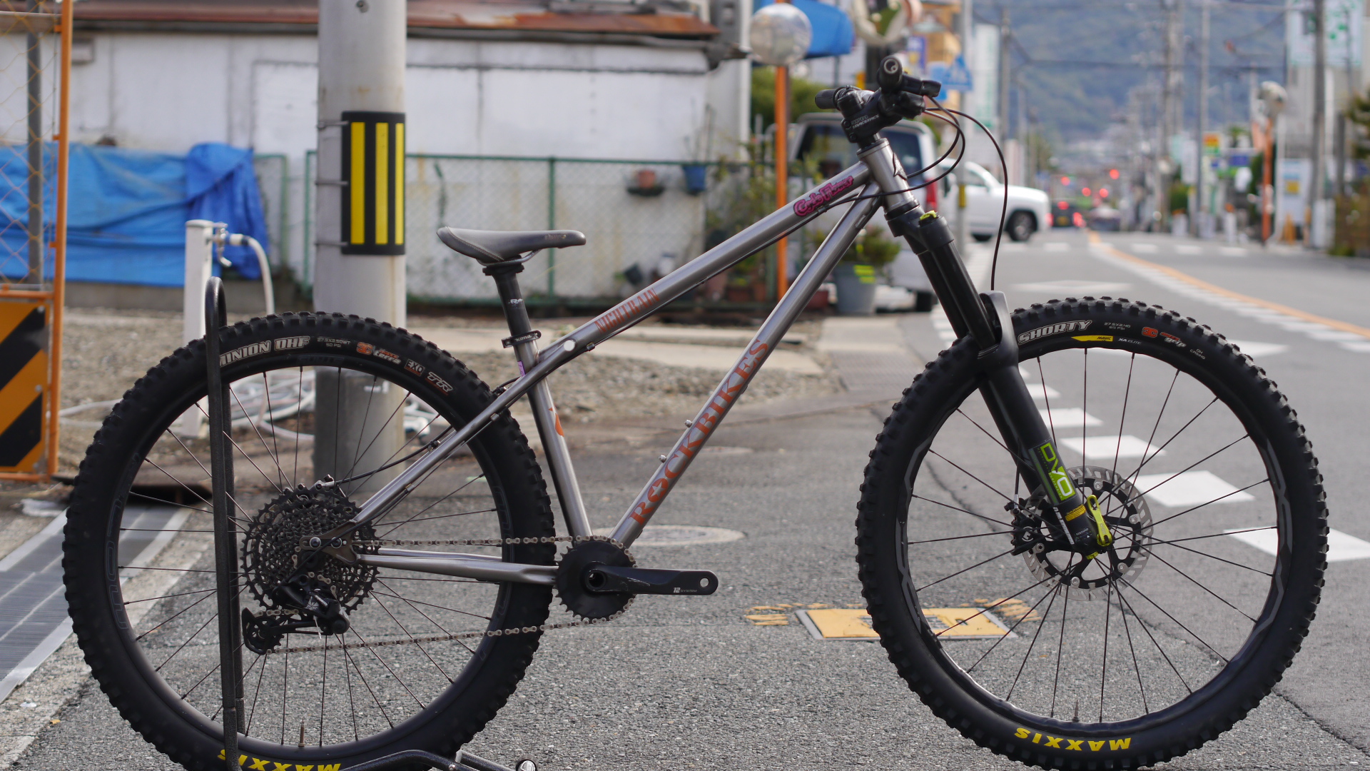 ハードテイルMTB! Rock bikes 「Nightrain」 組立！ – ブログ