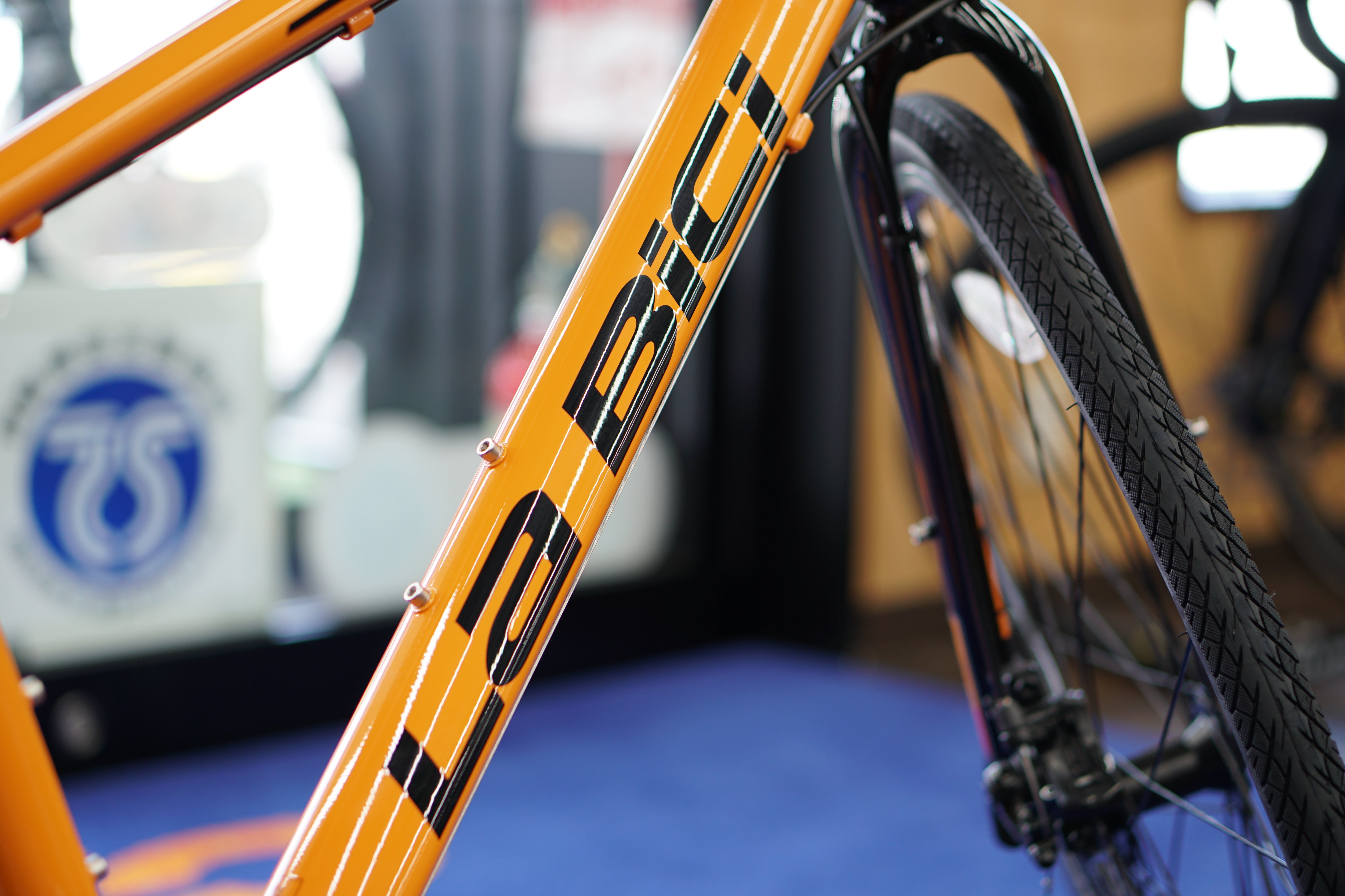 送料無料】【アウトレット】LA BICI(ラビチ) CROSS 700C