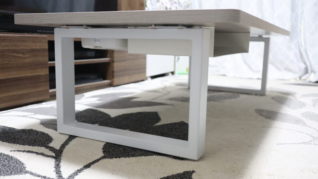 リビングテーブル(DIY)にも使用できるFlexiSpotのホワイトウッド天板