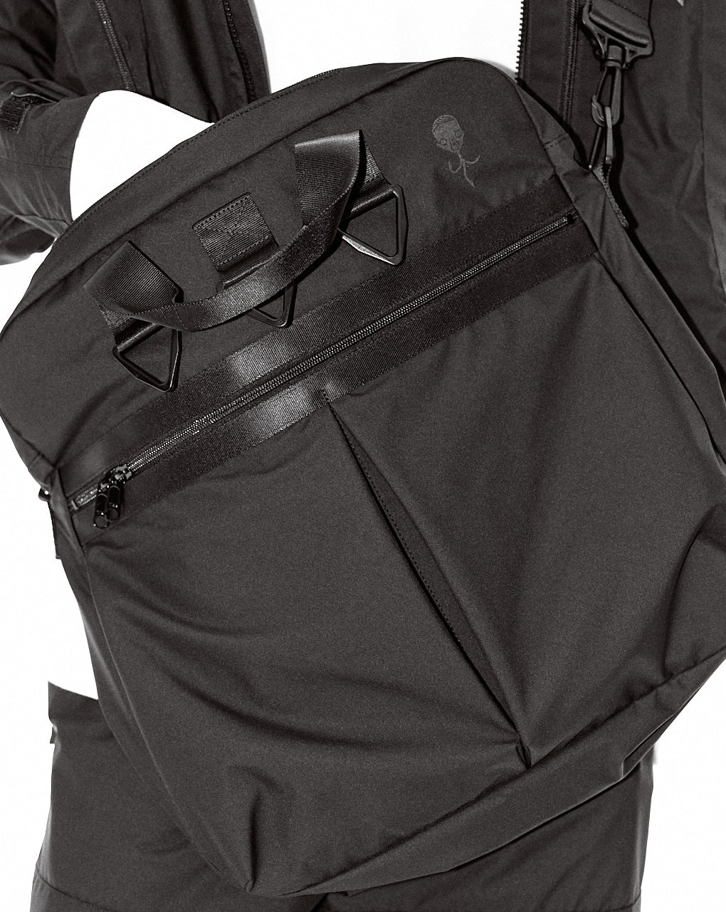 D-VEC×ALMOSTBLACK】NEW HELMET BAG