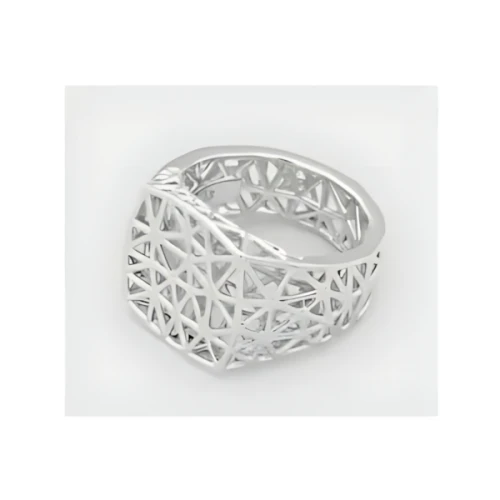 渋谷龍太が着用している「リング」のアイテム紹介