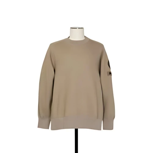 永瀬廉が着用している「スウェット」のアイテム紹介