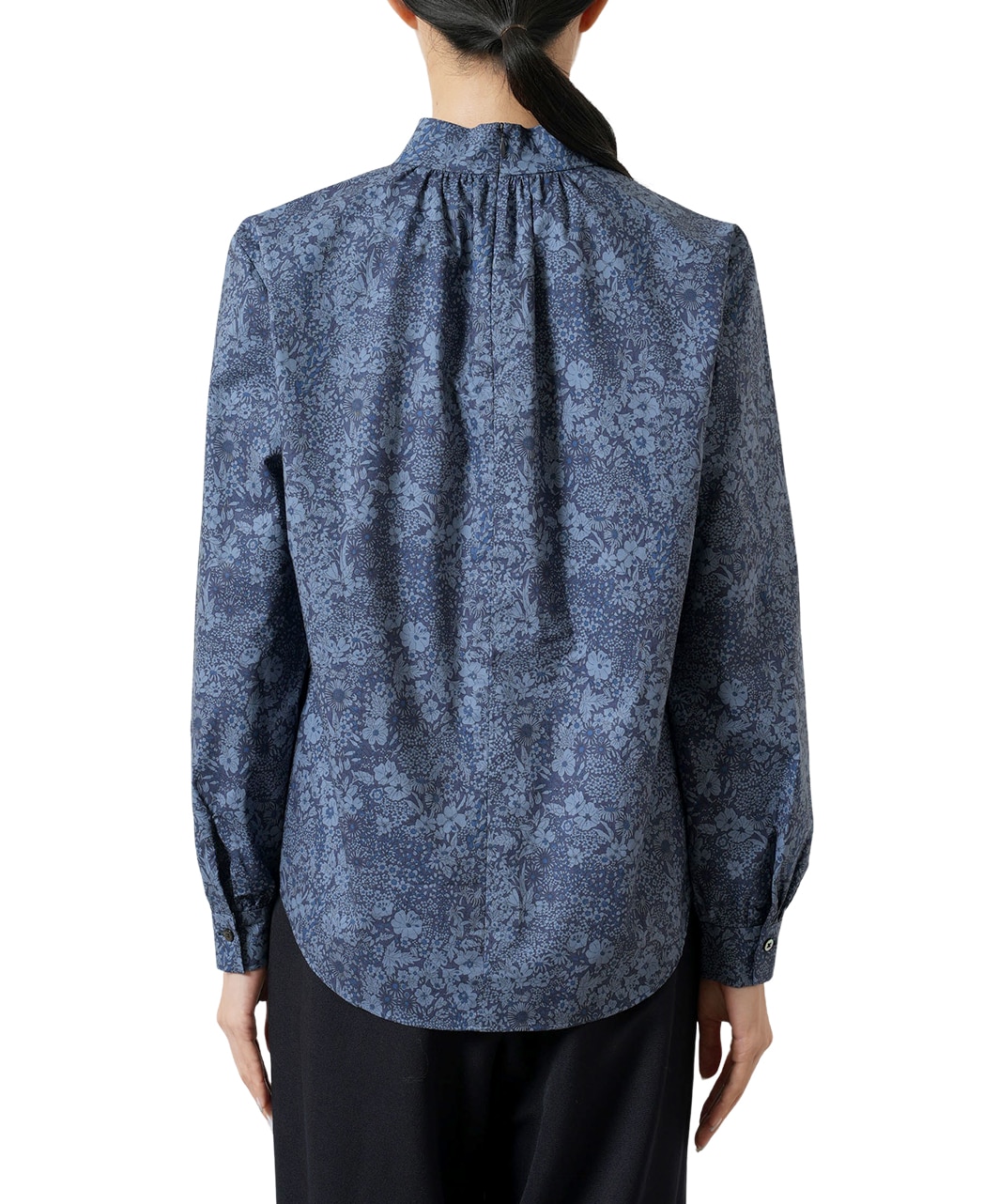 スタンドギャザーブラウス(36サイズ ブルー系): レディース