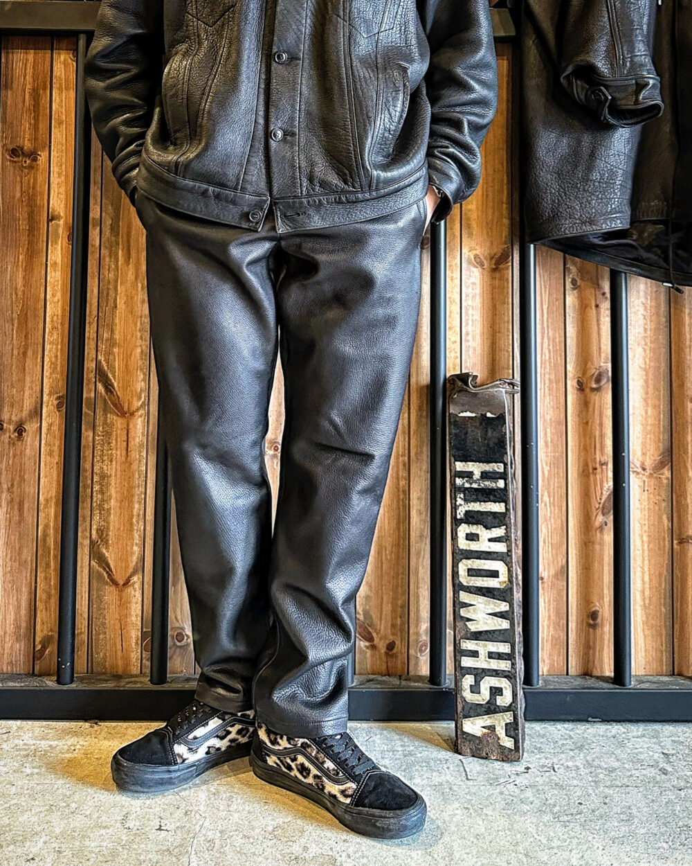 MOSSIR【Lender / ﾚﾝﾀﾞｰ】washable leather sweat pants(ﾌｧｲﾝｸﾘｰｸ)入荷