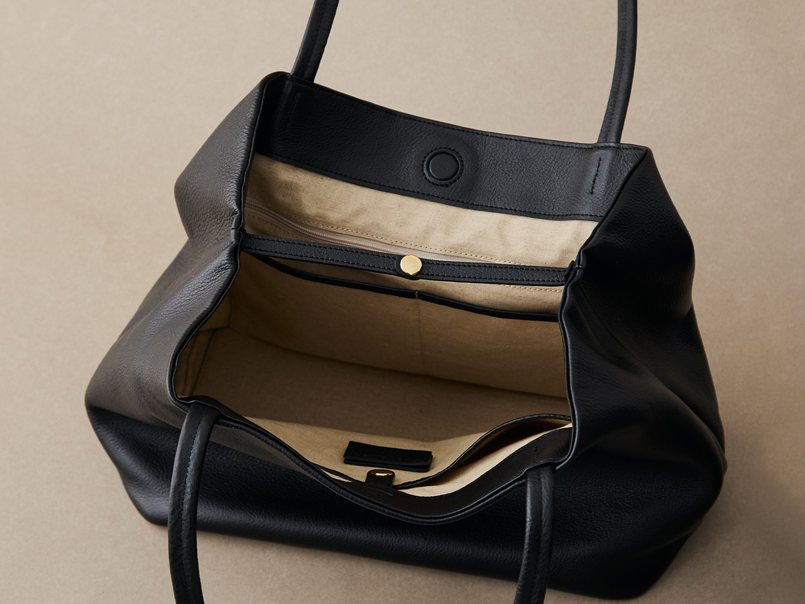 NEW 】1枚革の高級感。オリーブレザー2wayバッグ | Factelier