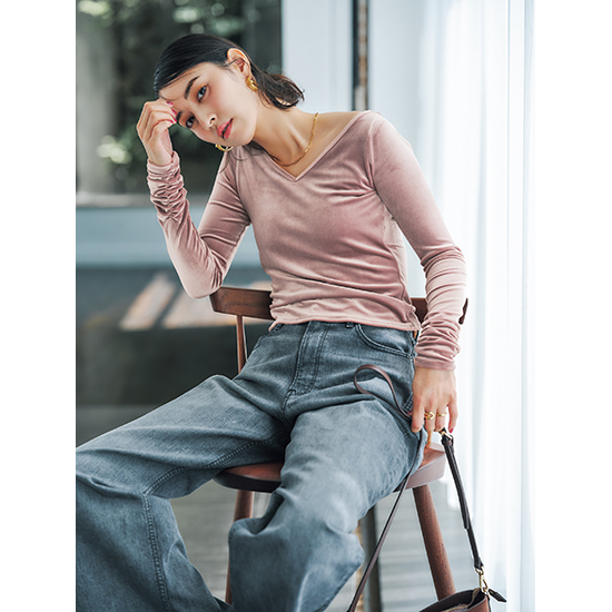 L'AUBE BLANC]カップ付きシャープネックベロアトップス | KOBUNSHA