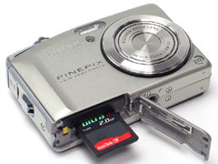 伊達淳一のデジタルでいこう!】富士フイルム「FinePix F50fd」(試作機)