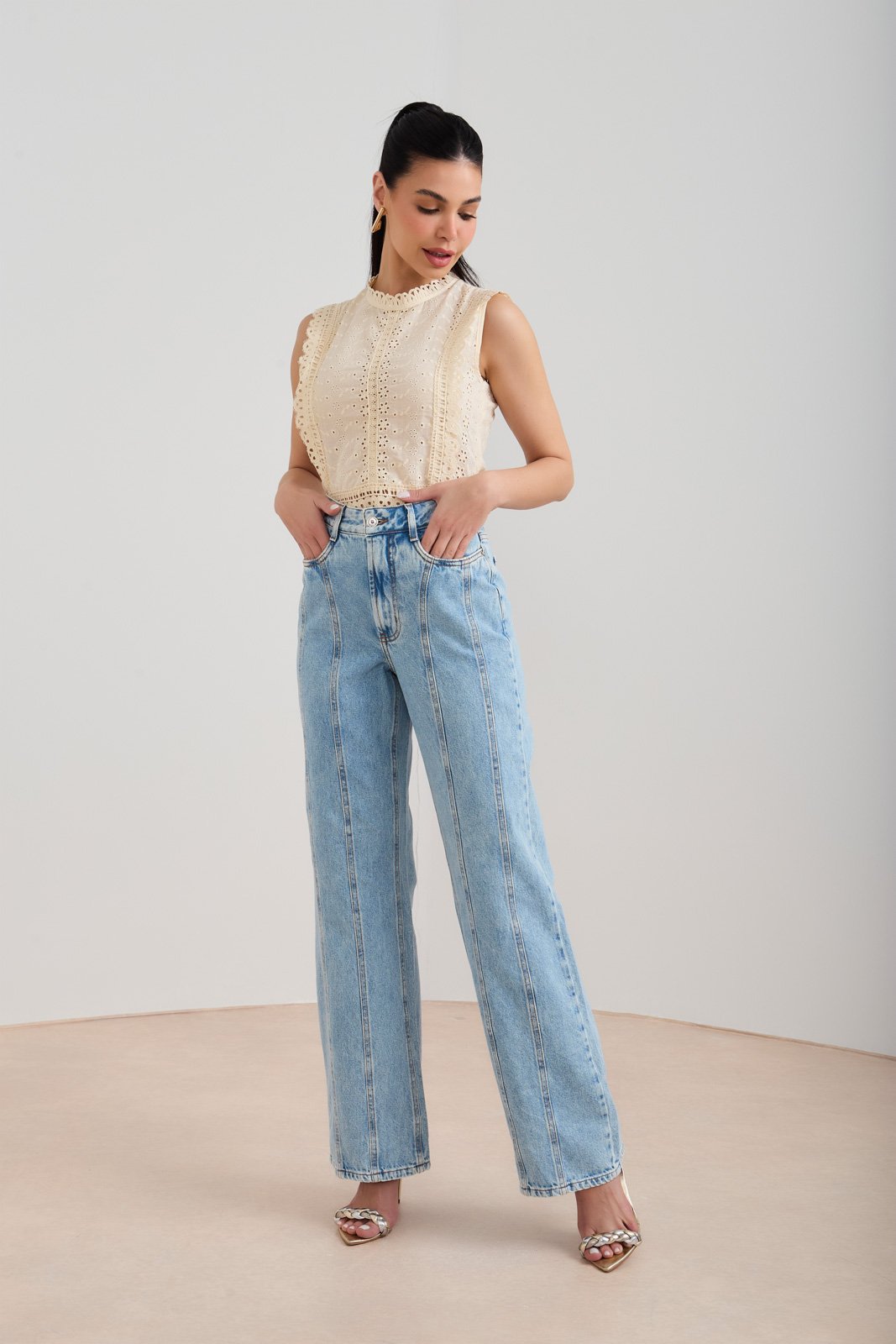 Calça Jeans Feminina Wide Leg com Recortes Frontais - DZ20644