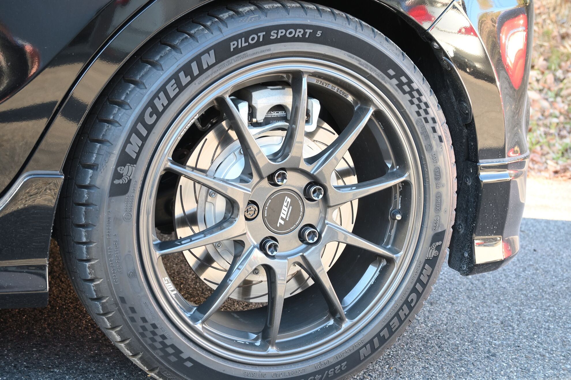 Z33スイフトスポーツにAPレーシングのPRO5000Rとリアビックローターを