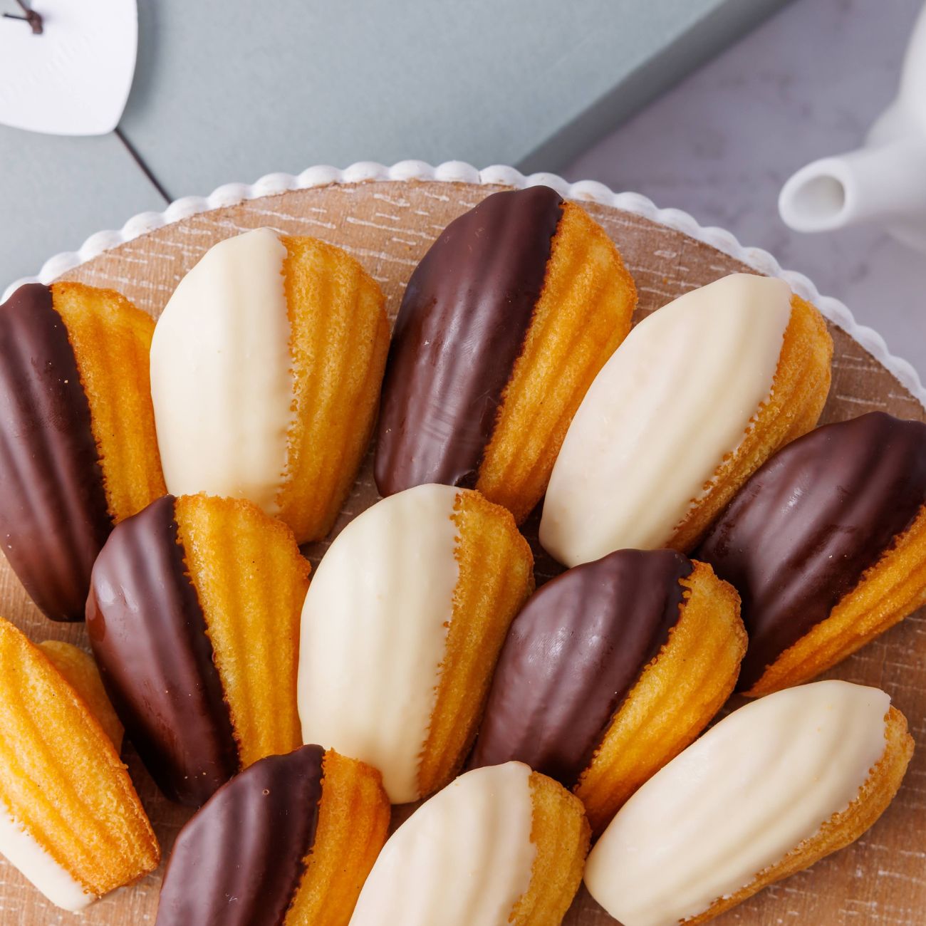 マドレーヌ オ ショコラ＆ブラン2種詰め合わせ(24個入り) – Decadence