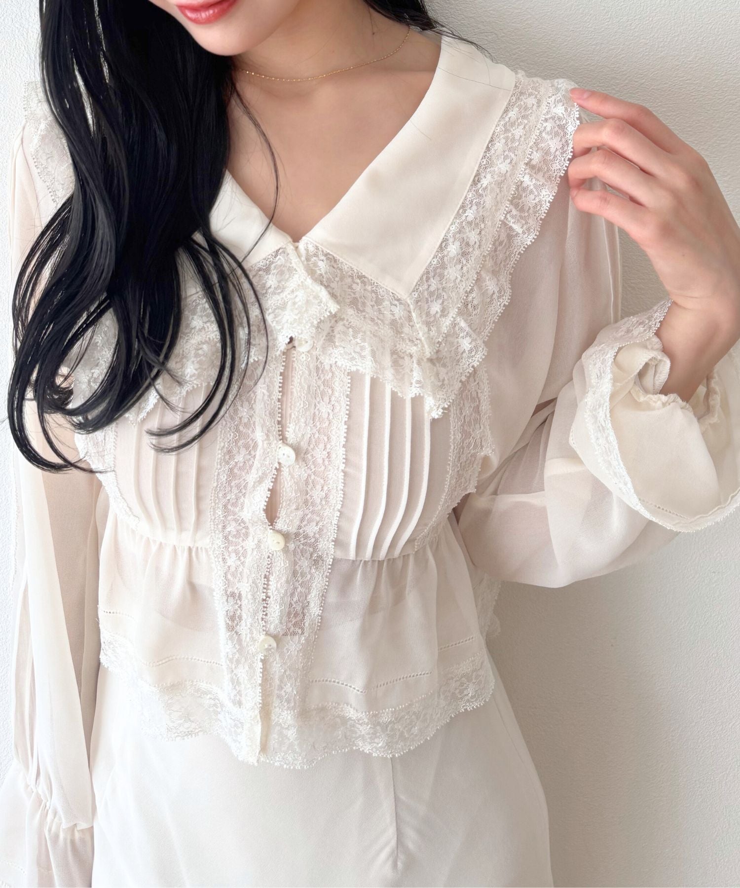 レースピンタックシフォンブラウス