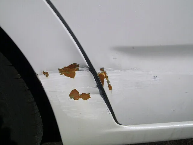 トヨタ プリウス リアフェンダー・ホイール ガリ傷修理│堺市 板金塗装