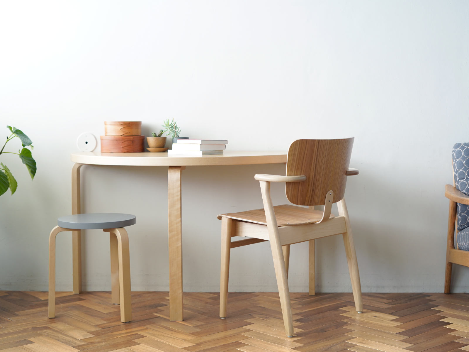 artek (アルテック) テーブル 95 W120×D60×H72cm 半円形 / ホワイト