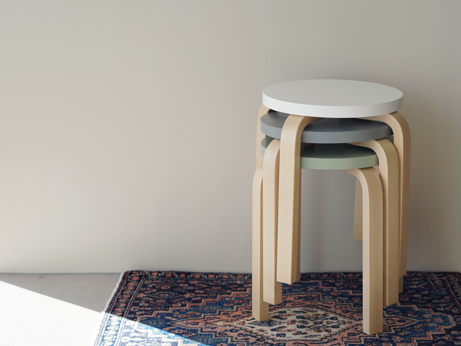 artek (アルテック) STOOL E60（スツールE60） 4本脚 ラッカー
