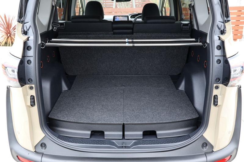 3ページ目）2列シート仕様の大容量コンパクトワゴン！トヨタ「シエンタ