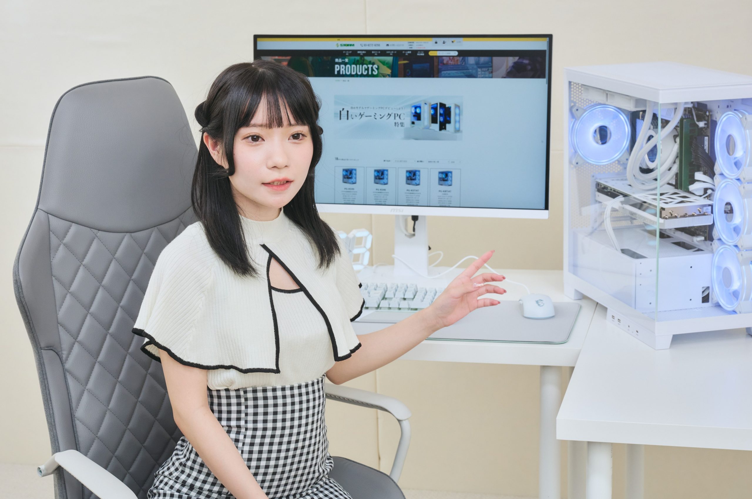 部屋ごと持ち帰りたい」ストリーマーいずちのの、クリアガラスが美しい