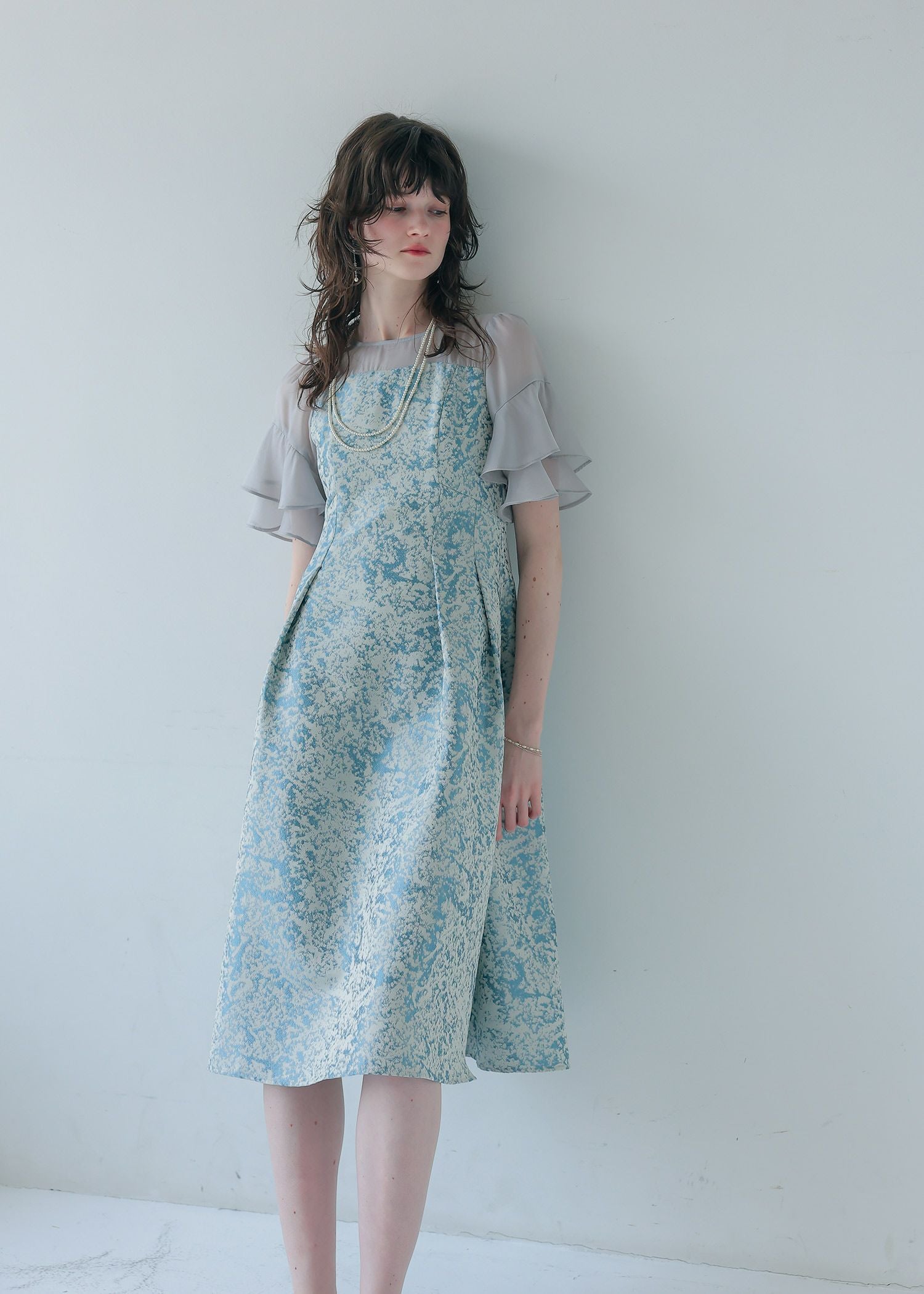 ラッフルスリーブジャガードドレス | DorryDoll