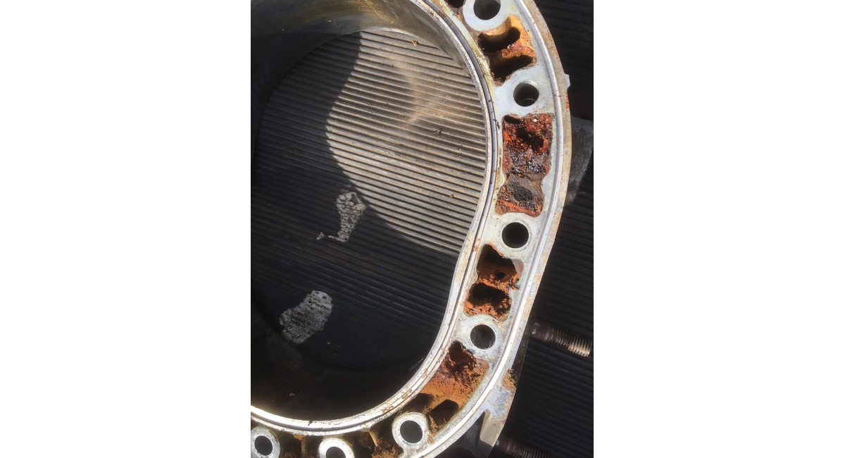 12A ロータリーエンジン 分解 | ドゥー・エンジニアリング・スタッフブログ