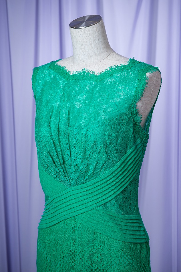 TADASHI SHOJI タダシショージ グリーンレースクロスドレス | 結婚式