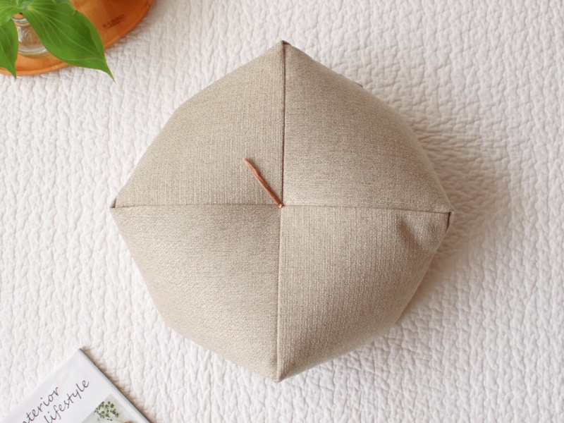 はなあかり」を彩る「おじゃみ座布団 ベージュ」 洛中高岡屋(おじゃみ