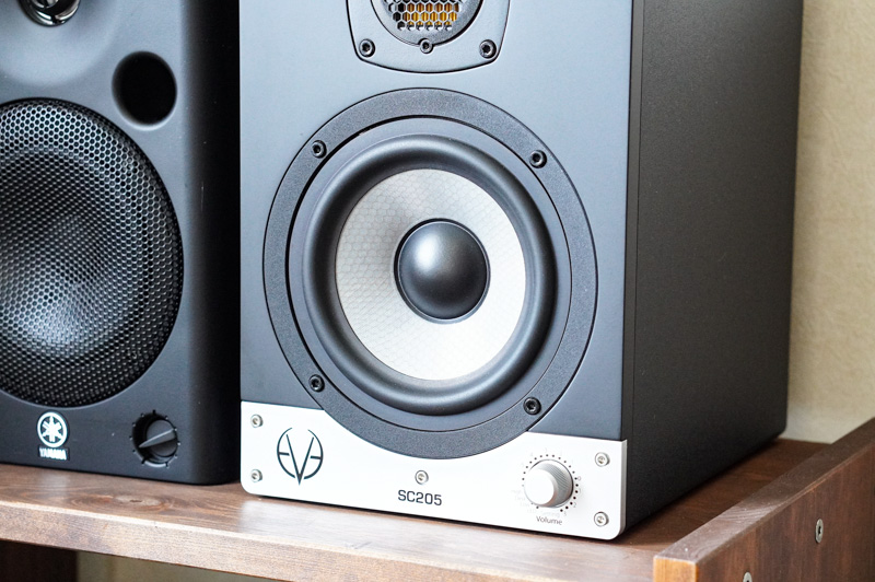 EVE AUDIO SC205モニタースピーカーのレビュー！キレがあるのに優しい