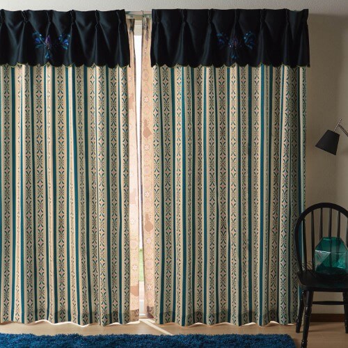 アナが戴冠式で着たドレスをイメージ！ベルメゾン ディズニーデザイン