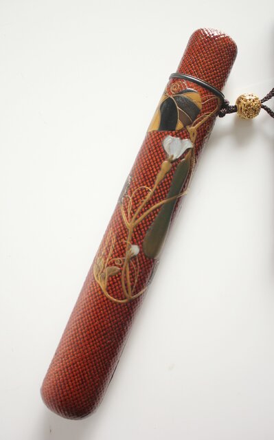 池田泰真 金唐革製 煙草入 泰真蒔絵筒/彫金四君子緒締/神仏目貫 Q056