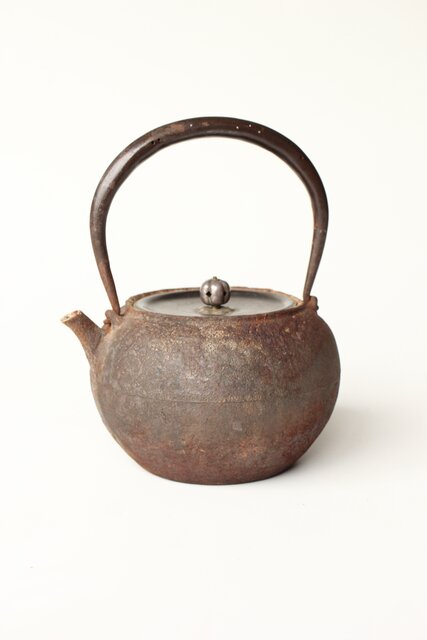 龍寿堂 浄寿 丸形鉄瓶 湯沸 銀摘蓋 M443｜骨董店 のびる 古美術 骨董