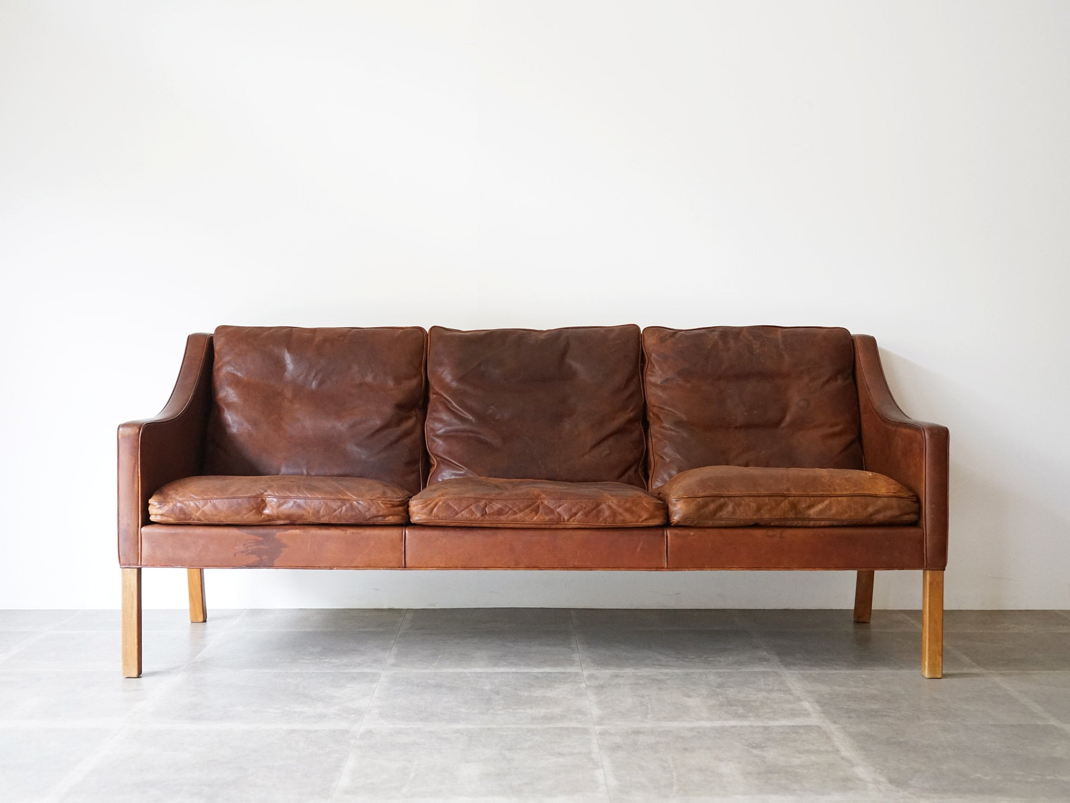 Børge Mogensen(ボーエ・モーエンセン) ソファ2209 レザー張りのソファ