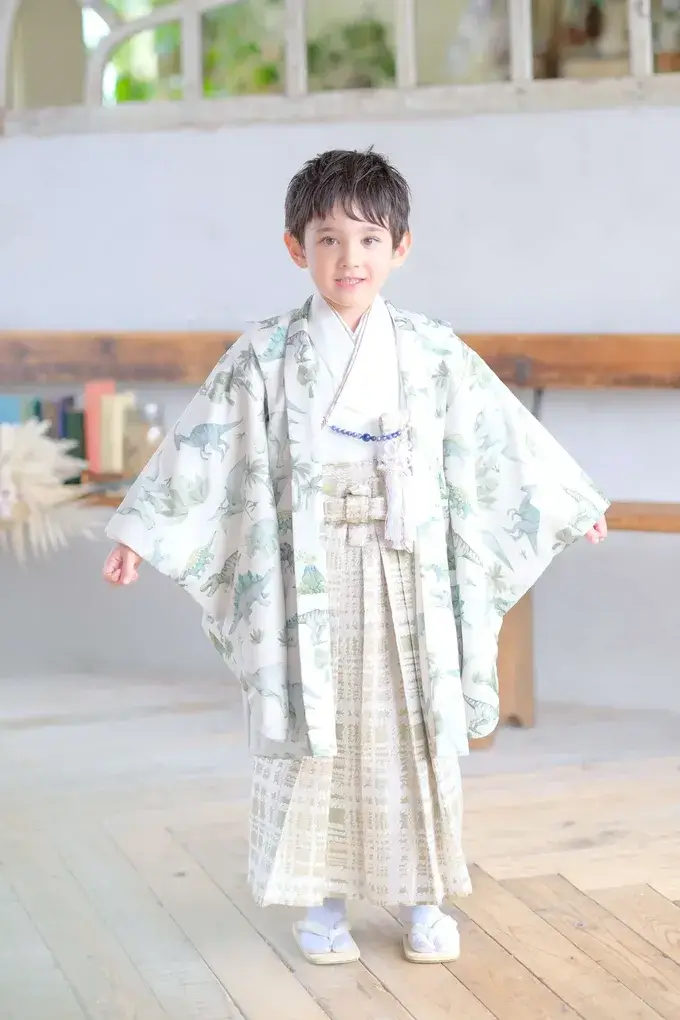 5歳七五三袴 レンタル 恐竜デザイン オフ白・緑