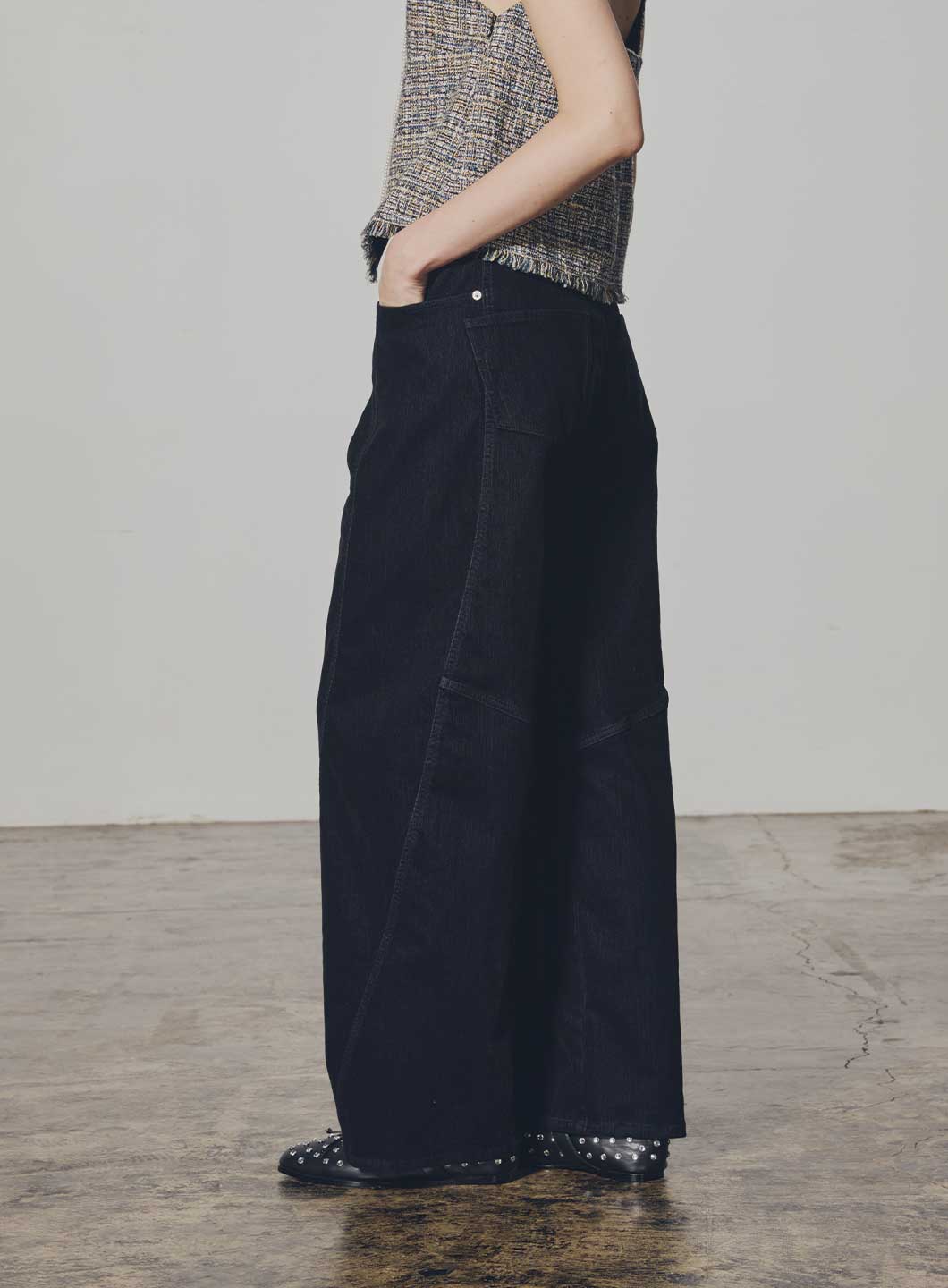 COEL Online Storeフロッキー加工バレルレッグパンツ(36 ブラック