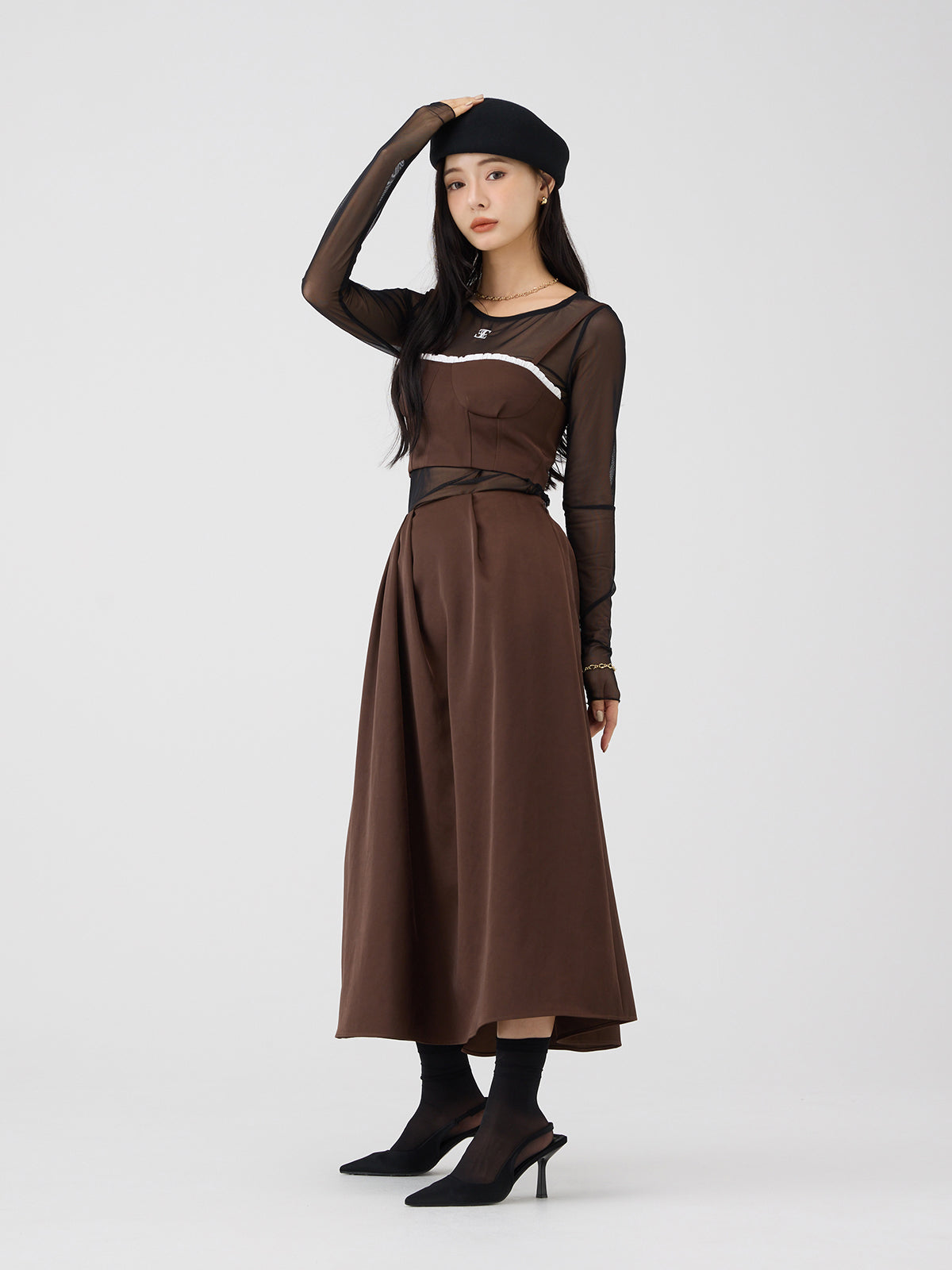 サテンビスチェスカートセット