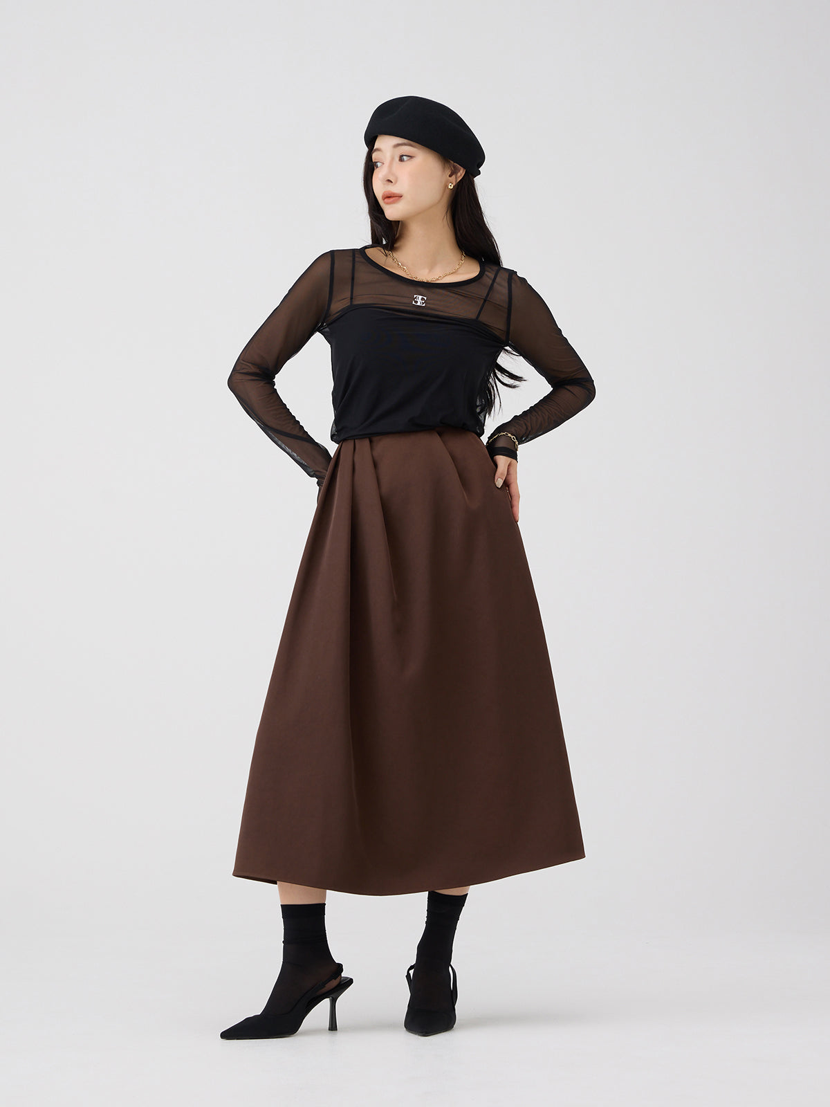 サテンビスチェスカートセット