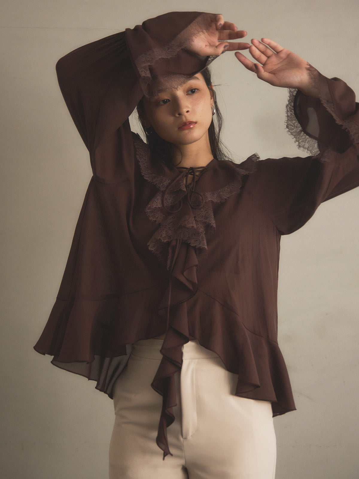 ボイルラッフルブラウス