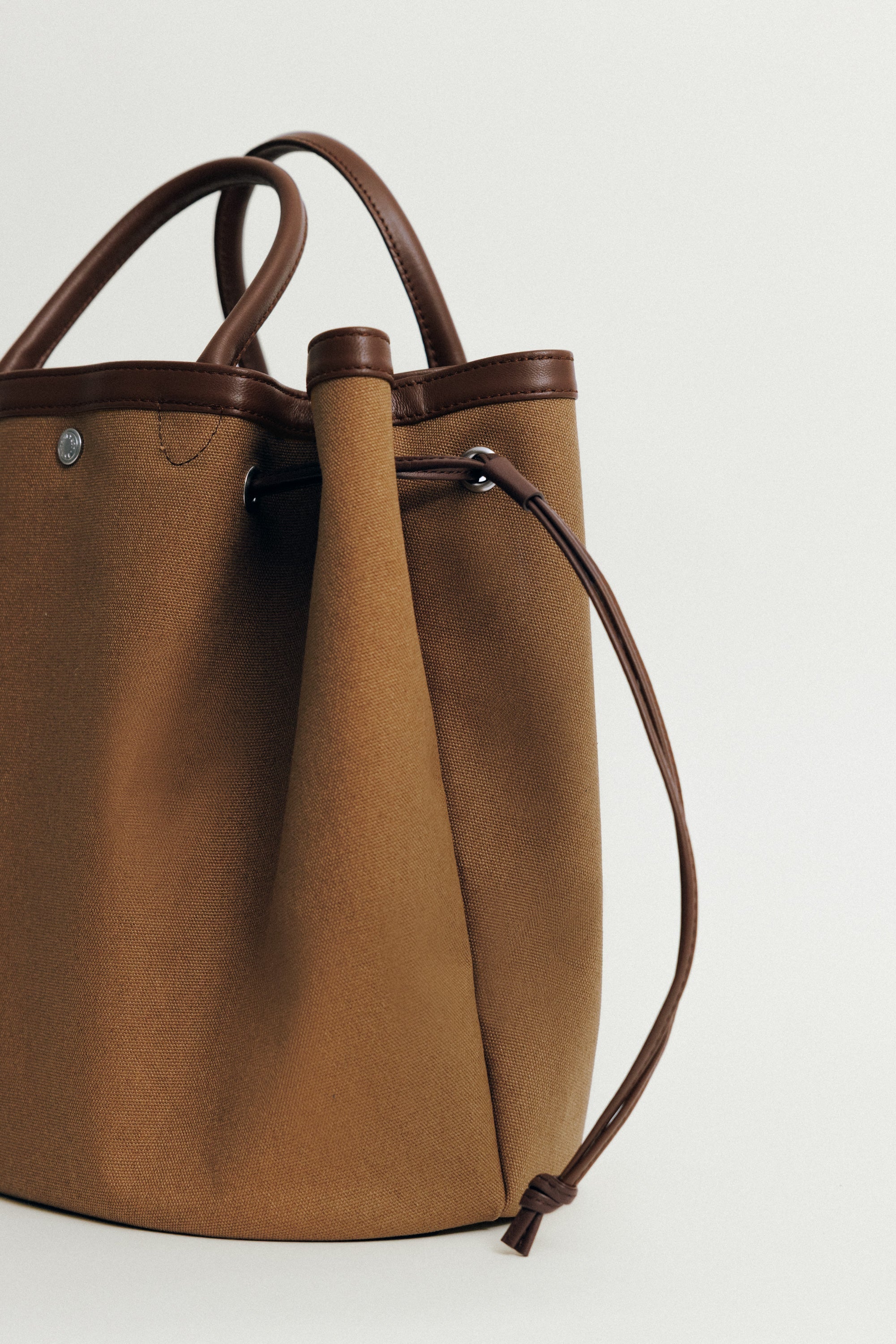 SAC COQUILLE TAN – TOUT Y EST EN