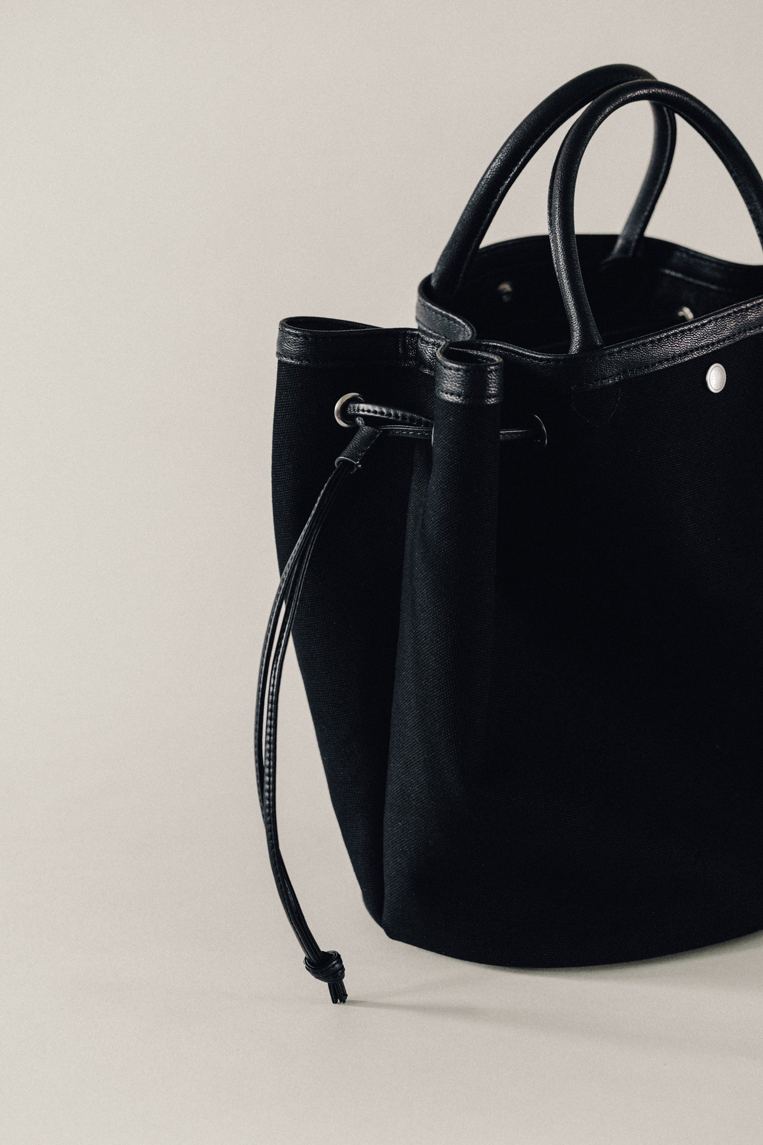 SAC COQUILLE BLACK – TOUT Y EST EN